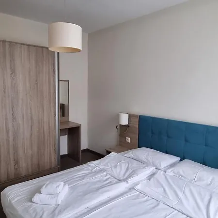 Sun Coast Apartment *